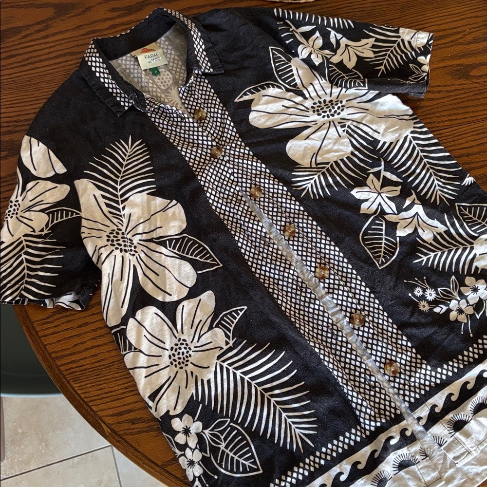 FARM Rio Monochrome Floral Button Down Shirt